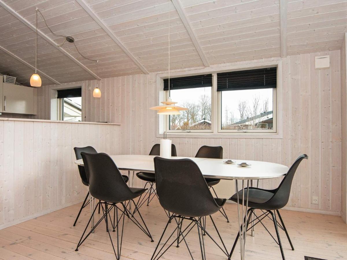 Three-Bedroom Holiday Home In Juelsminde 18 Sonderby  Екстериор снимка