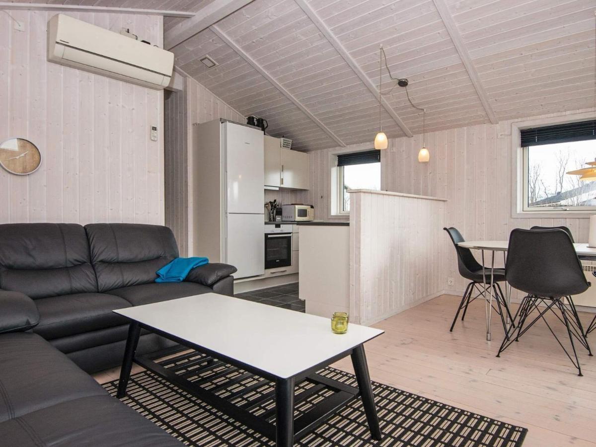 Three-Bedroom Holiday Home In Juelsminde 18 Sonderby  Екстериор снимка