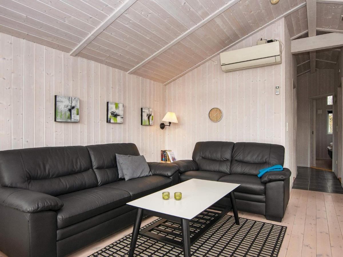 Three-Bedroom Holiday Home In Juelsminde 18 Sonderby  Екстериор снимка