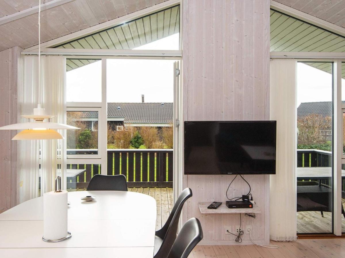 Three-Bedroom Holiday Home In Juelsminde 18 Sonderby  Екстериор снимка