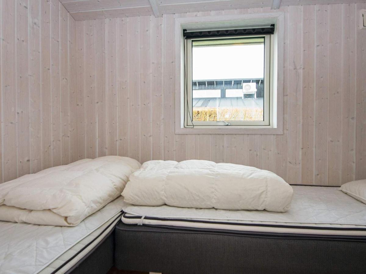 Three-Bedroom Holiday Home In Juelsminde 18 Sonderby  Екстериор снимка