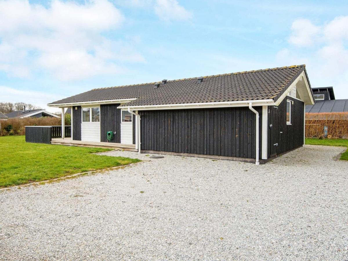 Three-Bedroom Holiday Home In Juelsminde 18 Sonderby  Екстериор снимка