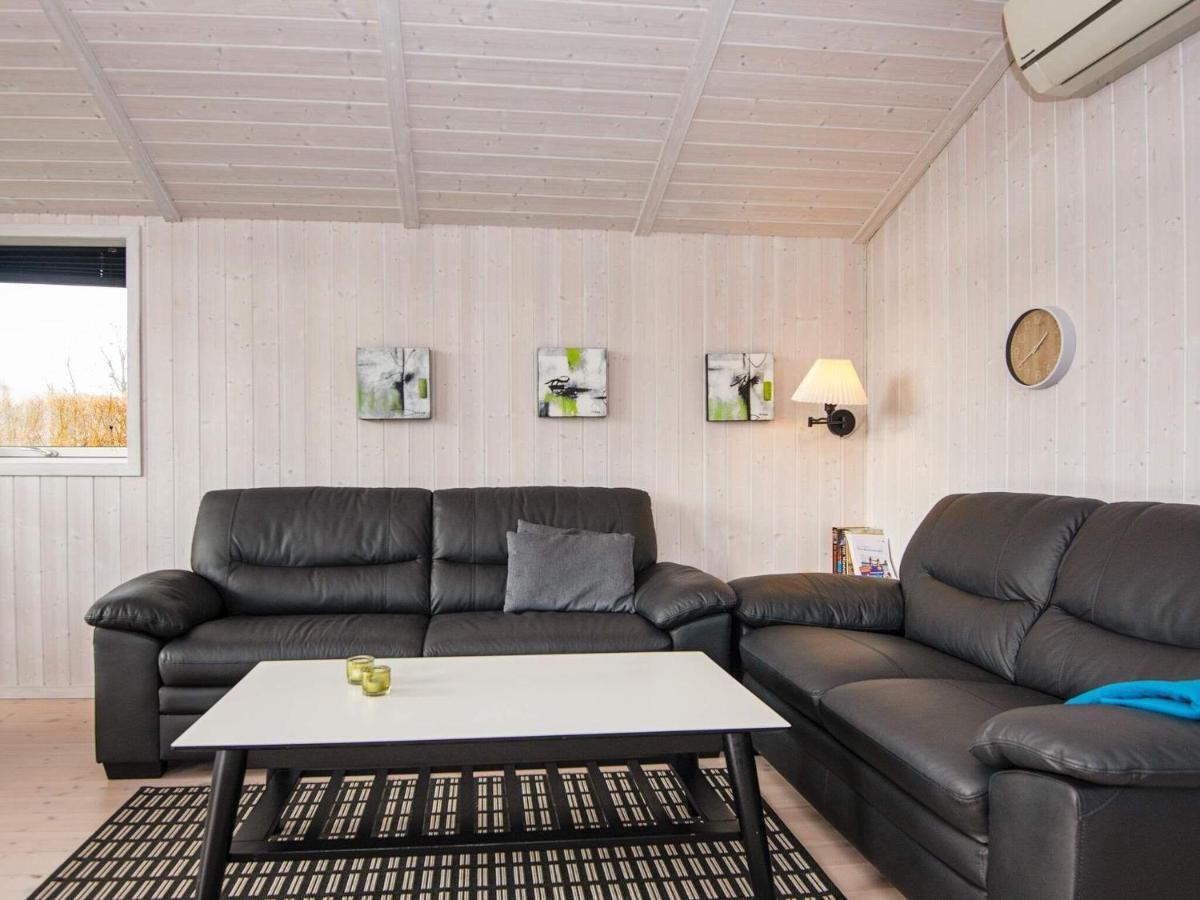 Three-Bedroom Holiday Home In Juelsminde 18 Sonderby  Екстериор снимка