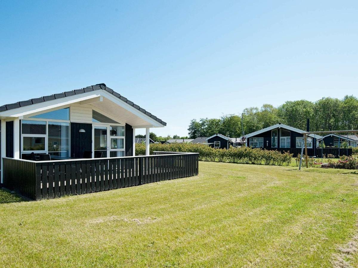 Three-Bedroom Holiday Home In Juelsminde 18 Sonderby  Екстериор снимка